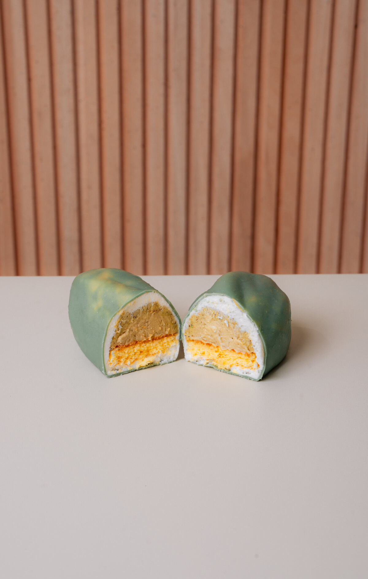 Semifreddo La Bakery — sezione che mostra gli strati interni